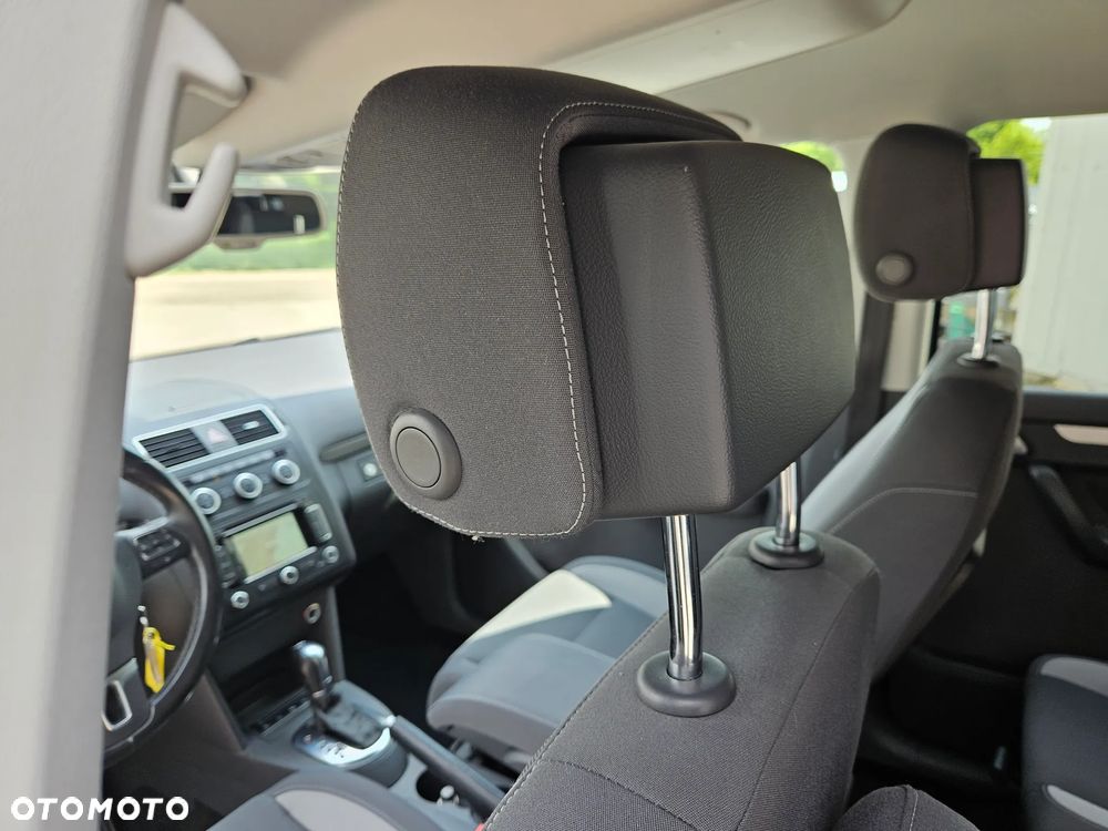Volkswagen Touran 2.0 TDI DPF DSG Life - 26