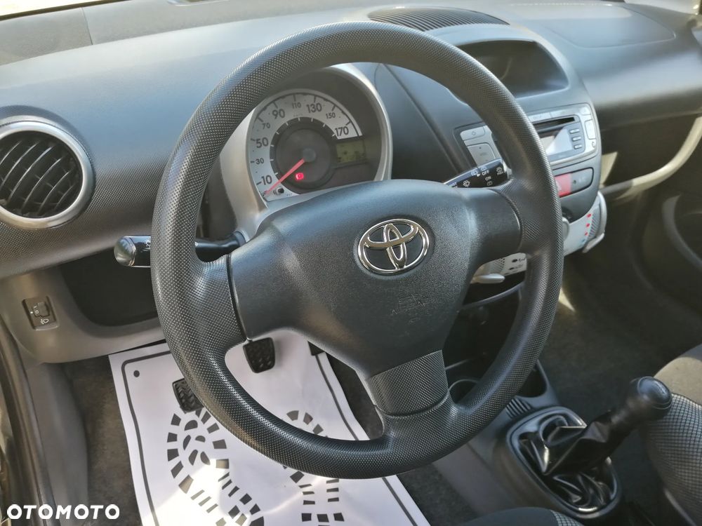 Toyota Aygo 1.0 VVT-i Luna EU5 - 13