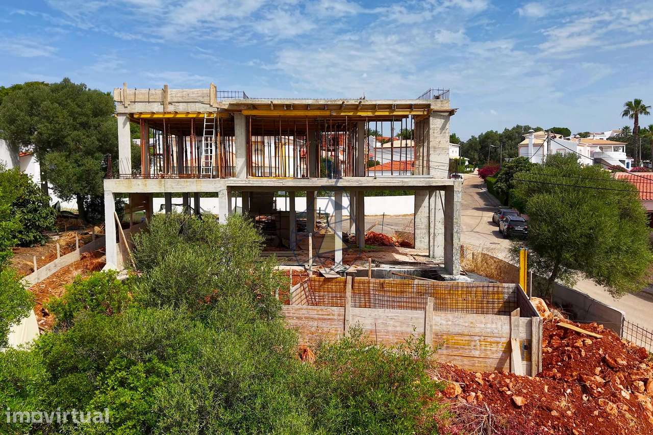 Moradia T4 em construção com piscina em Monte Canelas - Portimão - Grande imagem: 3/16