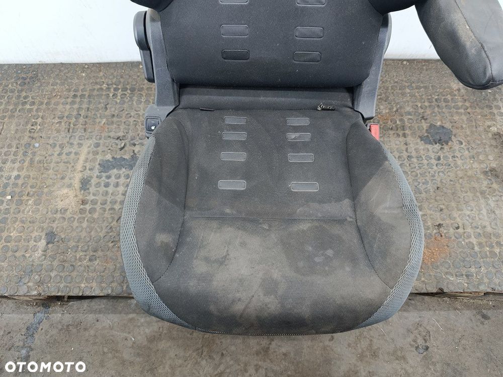 FOTEL PRAWY PASAŻERA CITROEN BERLINGO II - 7
