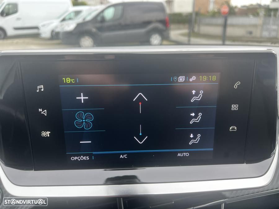 Peugeot e-208 50 kWh Allure Pack - 36