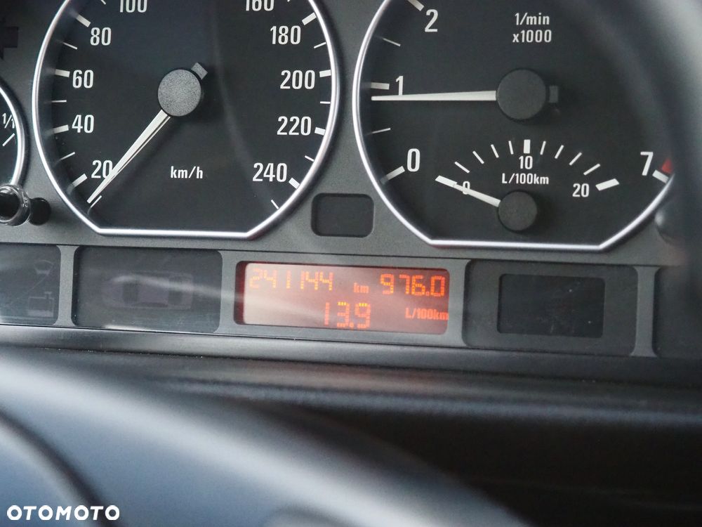 BMW Seria 3 330i - 21