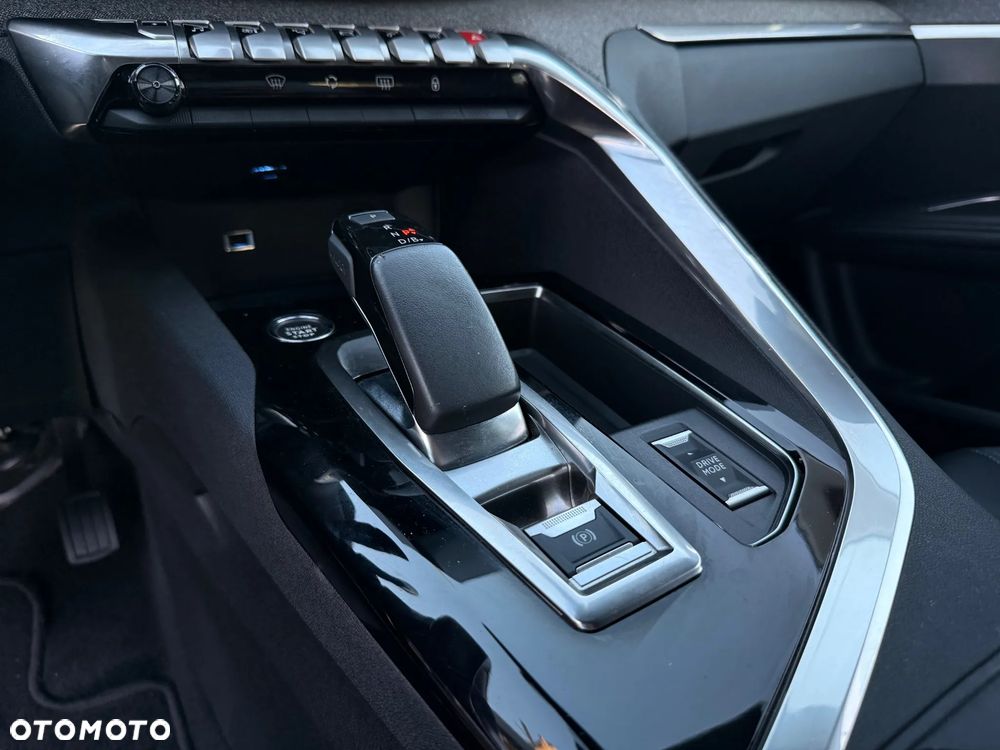 Peugeot 3008 1.6 PureTech Hybrid PHEV Allure Pack S&S EAT8 - 23