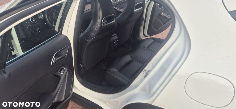Mercedes-Benz GLA 250 4-Matic - 12