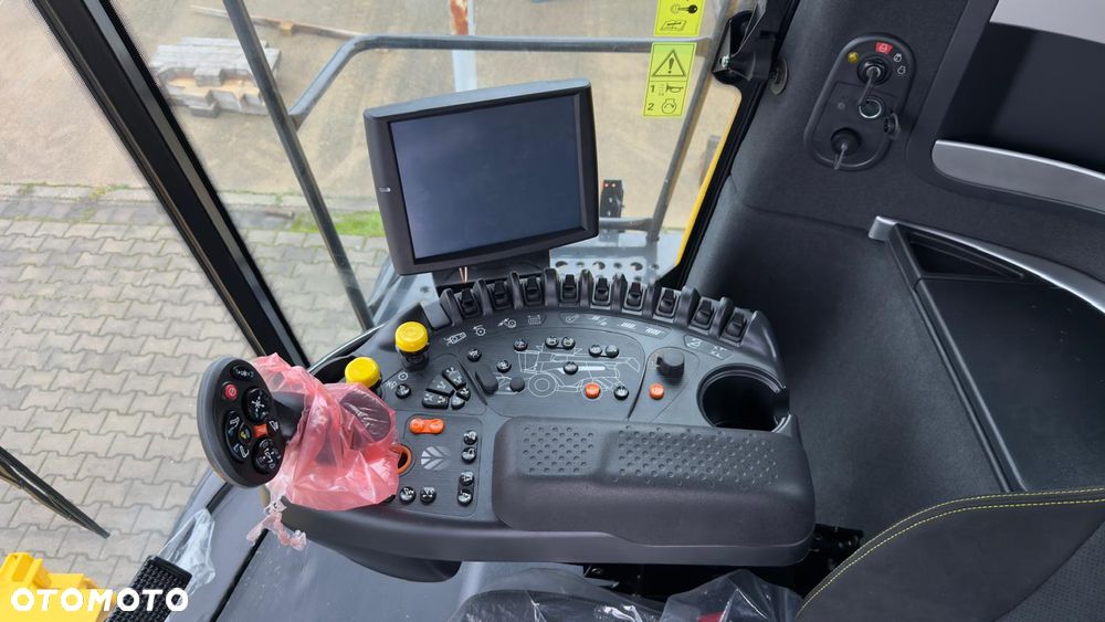 New Holland CR8.90 - 9