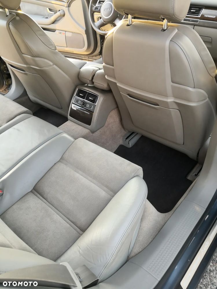 Audi A8 4.2 Quattro - 29