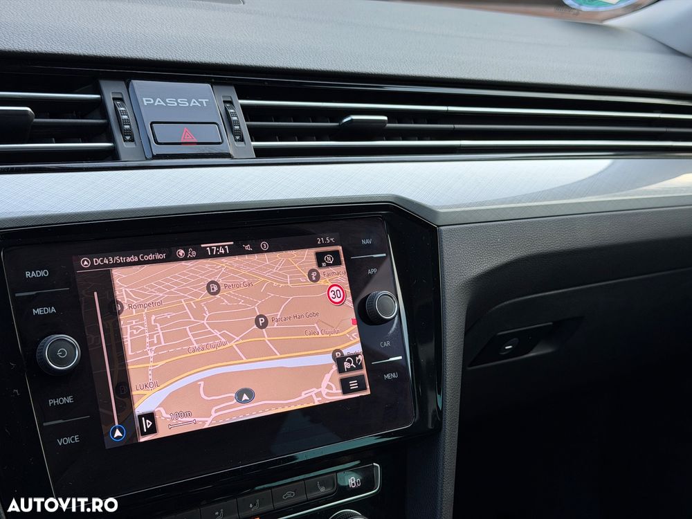 Volkswagen Passat 2.0 TDI SCR DSG Business - 38