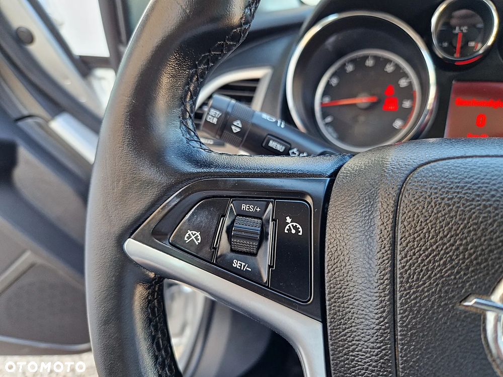 Opel Astra 1.4 Turbo 150 Jahre - 19