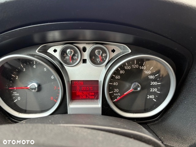 Ford Focus 1.6 16V Trend - 12