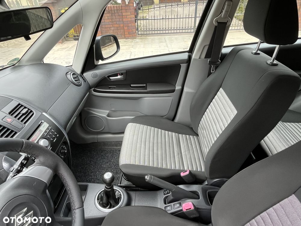 Suzuki SX4 Classic 1.6 VVT 4x4 Comfort - 15