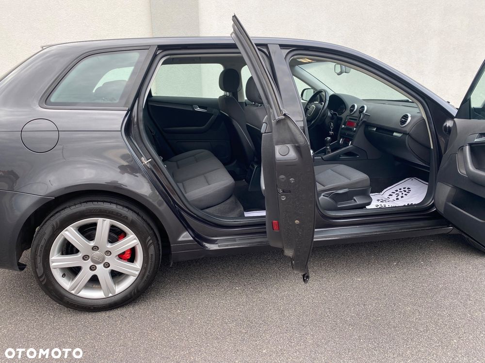 Audi A3 Sportback 2.0 TDI Ambiente - 9