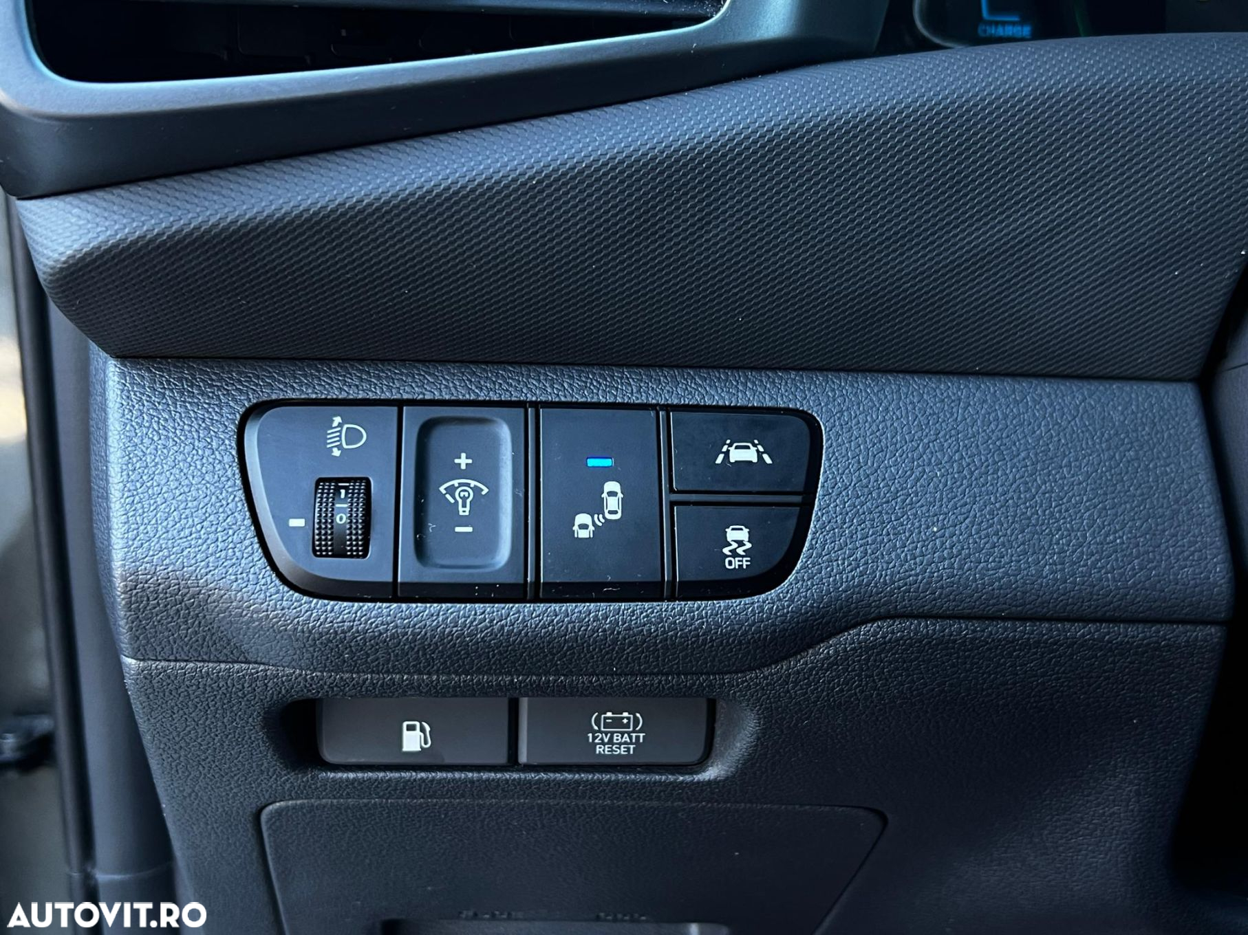 Hyundai IONIQ - 25