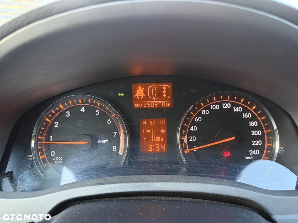 Toyota Avensis 1.8 Comfort - 26