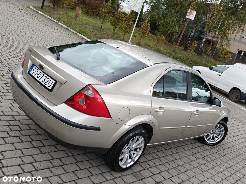 Ford Mondeo 1.8 Gold X - 33