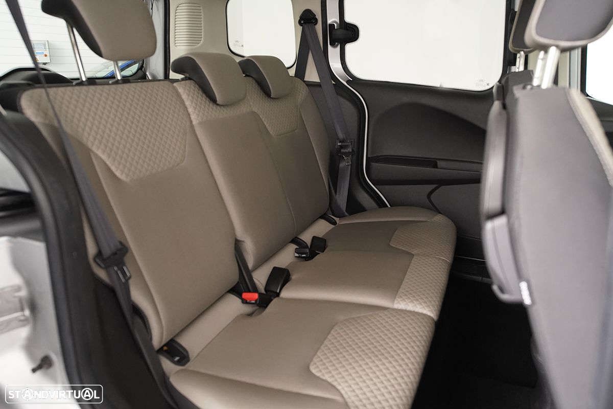 Ford Tourneo Courier 1.0 EcoBoost Titanium - 21