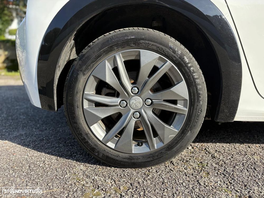 Peugeot e-208 Active Pack - 14
