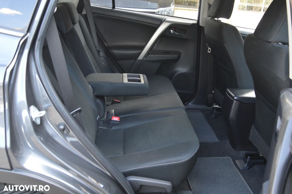 Toyota RAV4 2.2 D-4D 4x4 Automatik Edition - 14