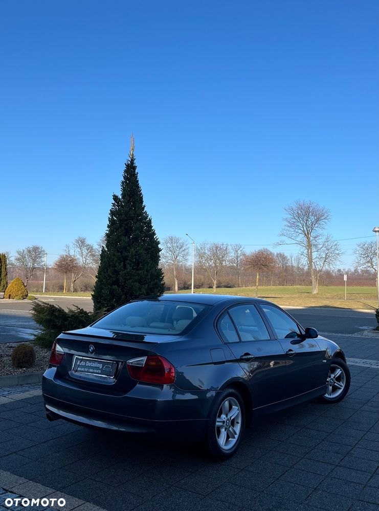 BMW Seria 3 318d - 4