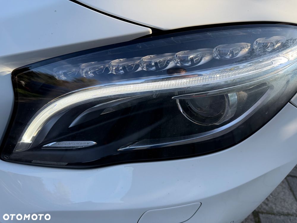 Mercedes-Benz GLA - 10
