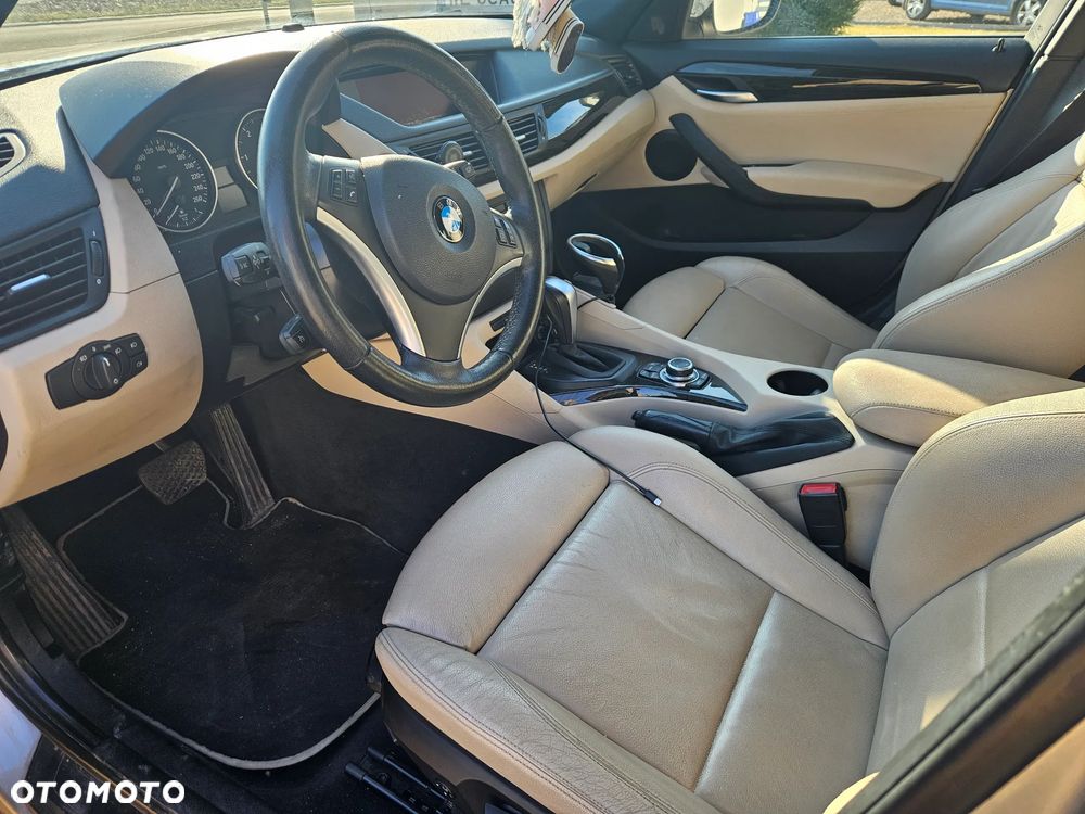 BMW X1 xDrive20d - 16