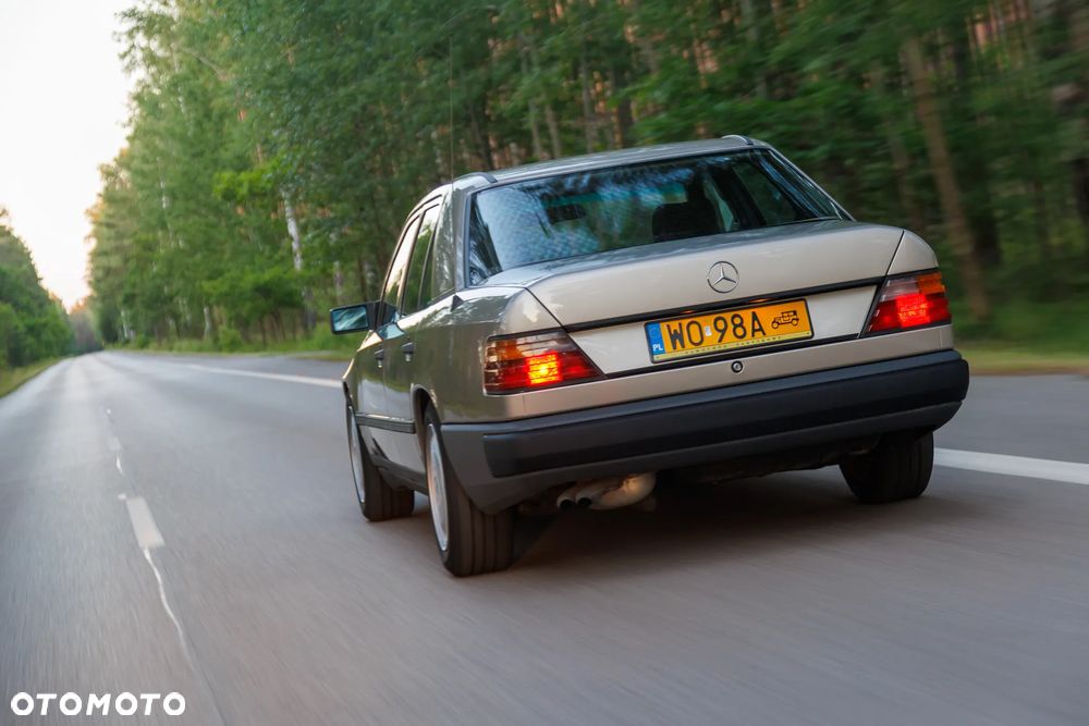 Mercedes-Benz W124 (1984-1993) - 40