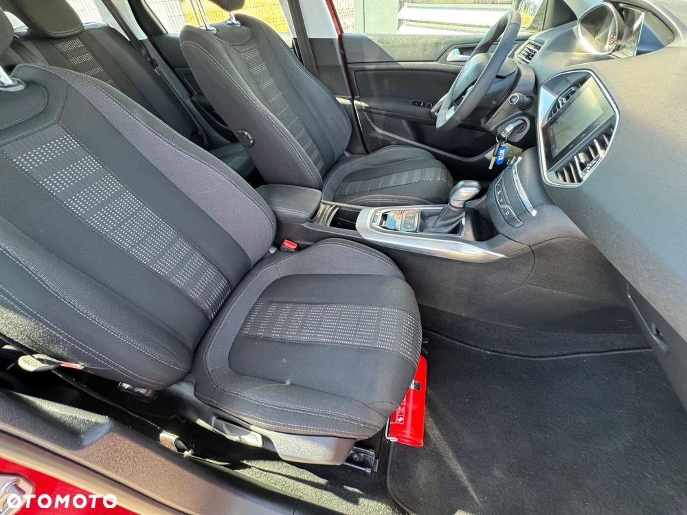 Peugeot 308 SW e-HDi FAP 115 Stop&Start EGS6 Allure - 24