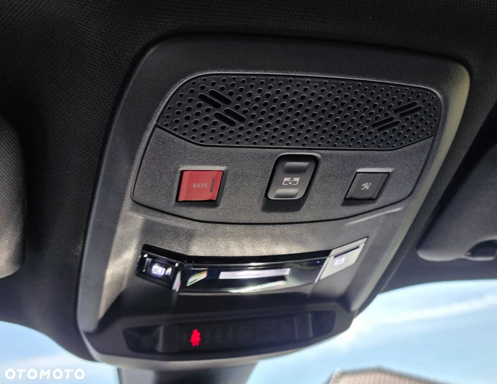 Peugeot 2008 1.5 BlueHDi GT S&S - 24