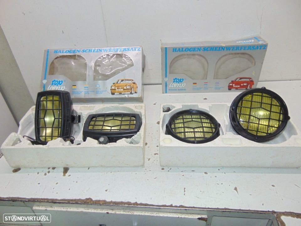 Antigos e clássicos jipes e outros faróis de nevoeiro - 1