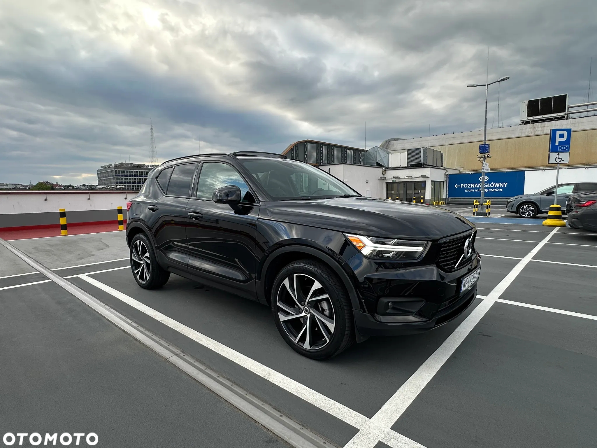 Volvo XC 40 T5 AWD R-Design - 6