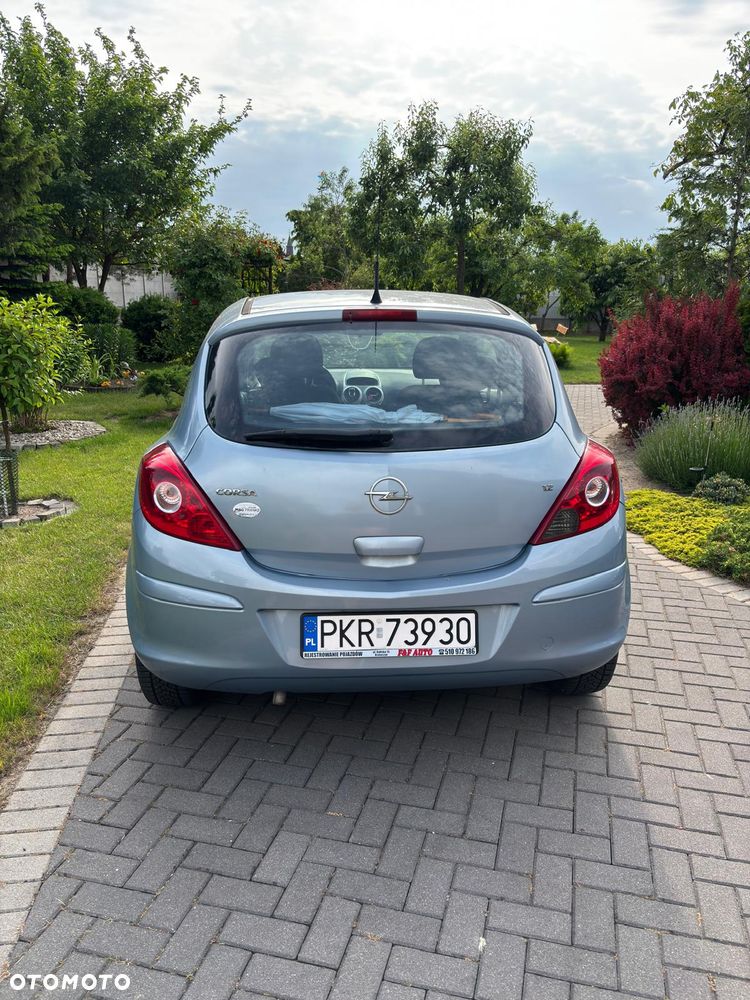 Opel Corsa 1.2 16V Essentia - 3
