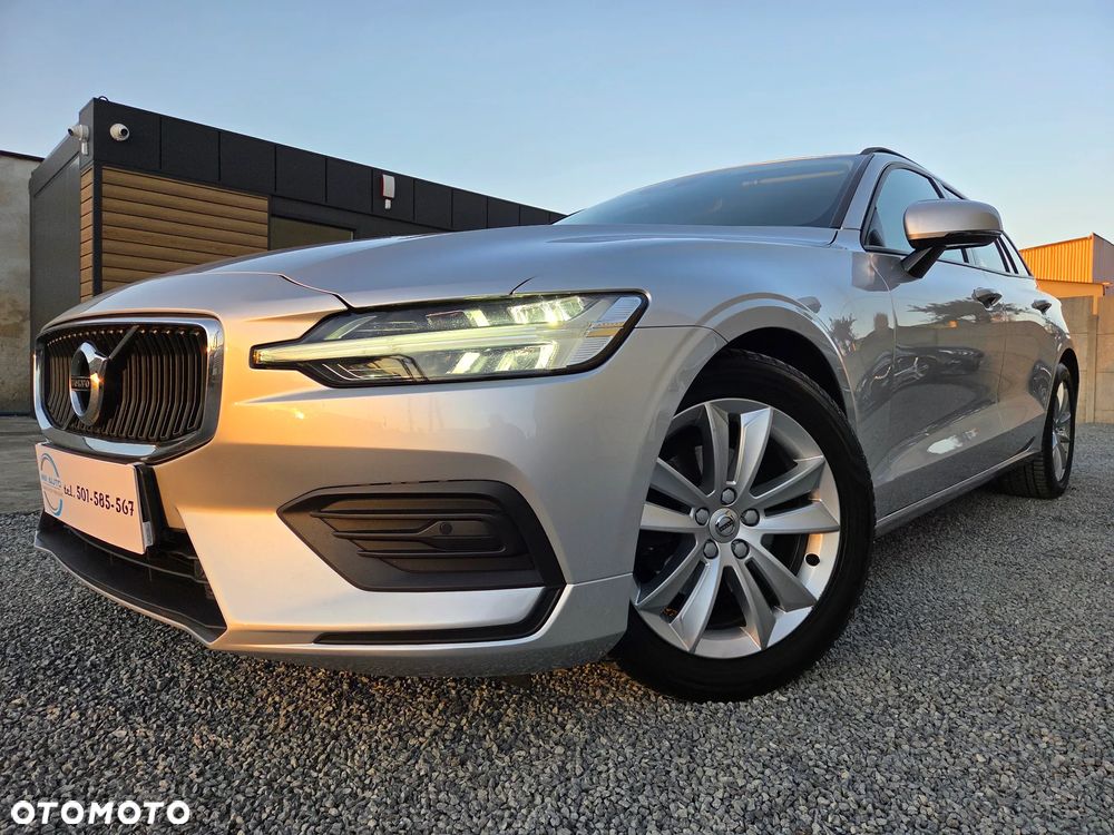 Volvo V60 D3 Momentum Pro - 2