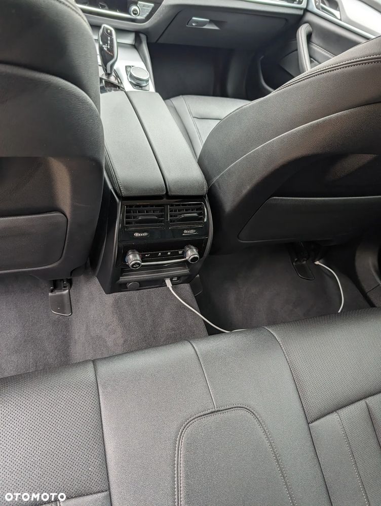 BMW Seria 5 520d MHEV Sport Line sport - 11