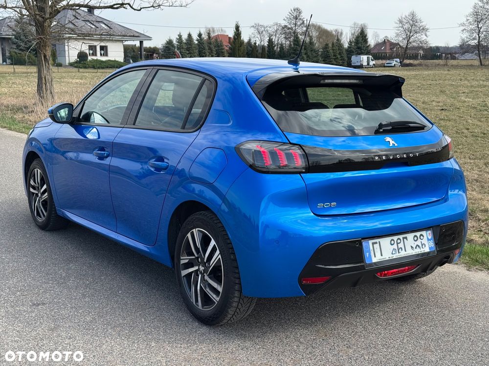 Peugeot 208 - 4
