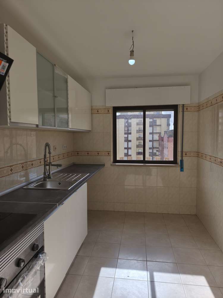 T2 Sintra-Tapada das Mercês, totalmente remodelado, boa oportunidade. - Grande imagem: 3/29