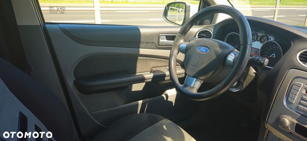 Ford Focus 2.0 TDCi Ghia - 10