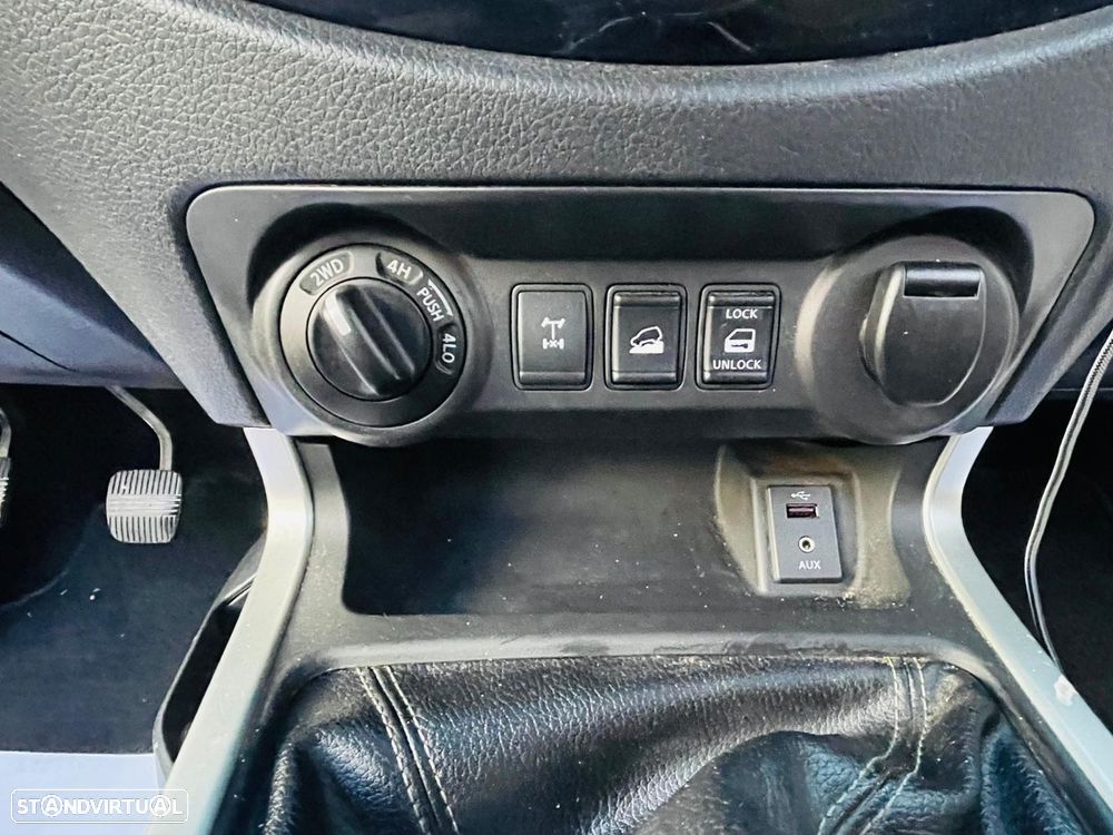 Nissan Navara 2.3 dCi CD 4WD N-Connecta Nav - 8