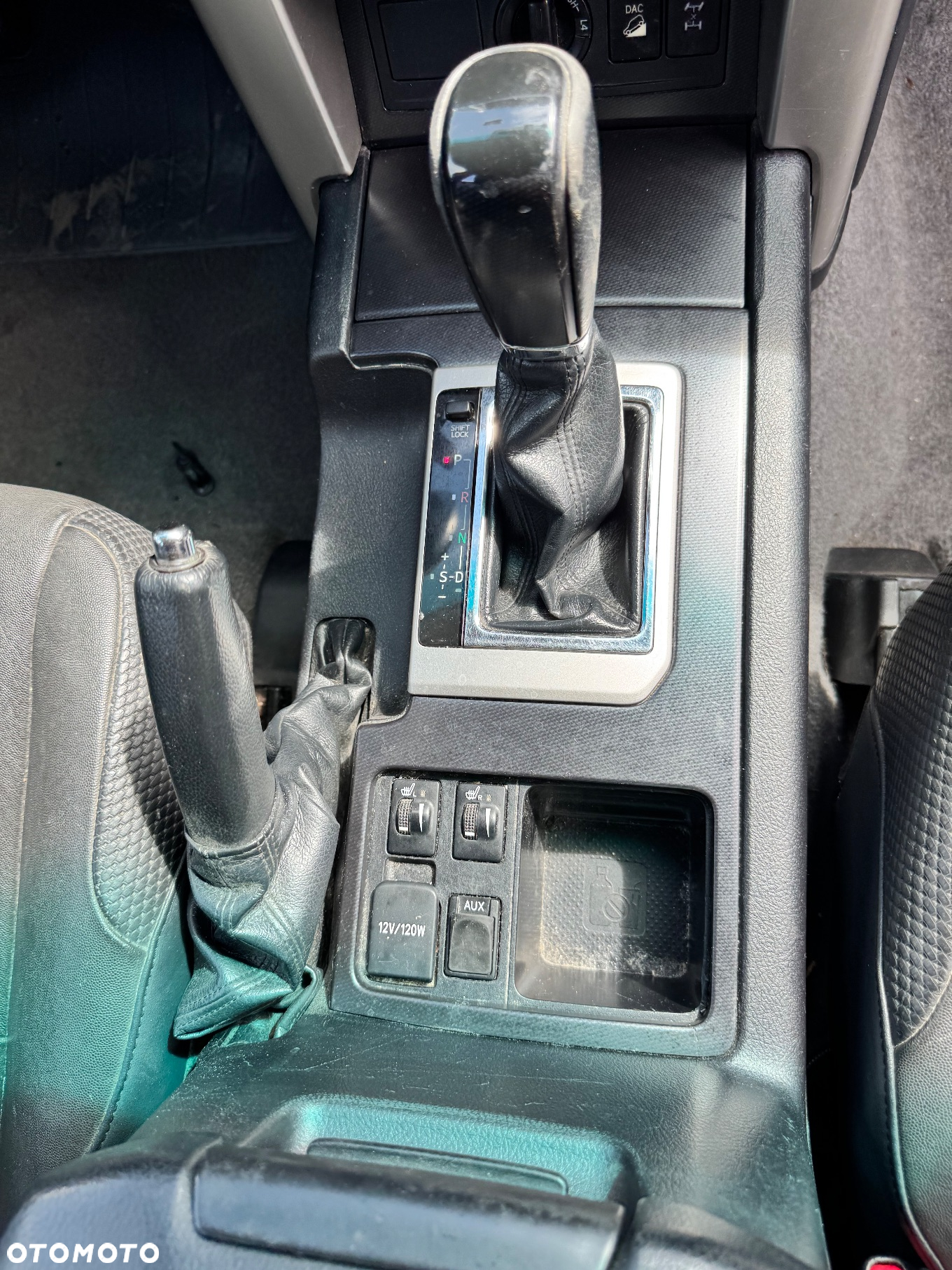 Toyota Land Cruiser - 20