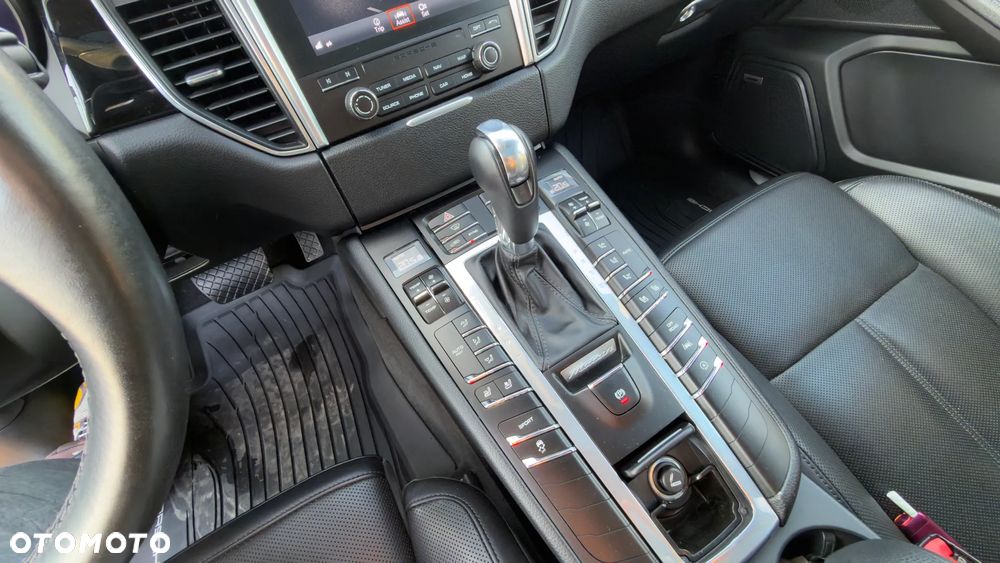 Porsche Macan - 22