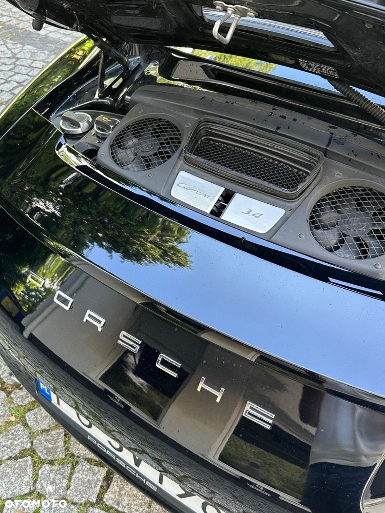 Porsche 911 Carrera PDK Black Edition - 18