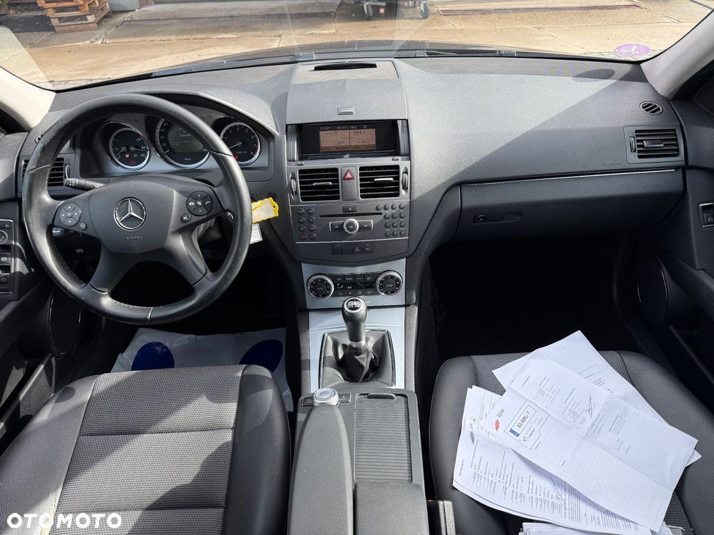 Mercedes-Benz Klasa C 180 CGI BlueEff Avantgarde - 20