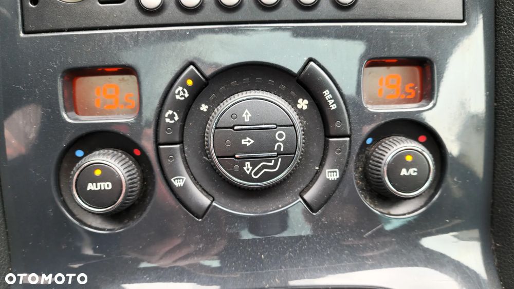 Peugeot 5008 155 THP Automatik Platinum - 28