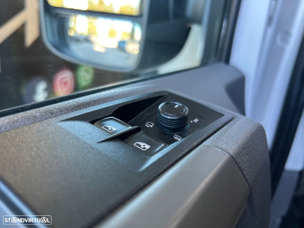 VW Crafter 35 2.0 TDi 109 Médio Tecto Alto BlueMotion - 25