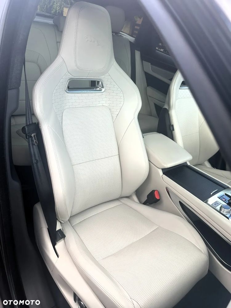 Jaguar F-Pace - 20