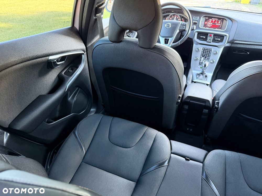 Volvo V40 Cross Country T3 Drive-E Dynamic Edition - 27