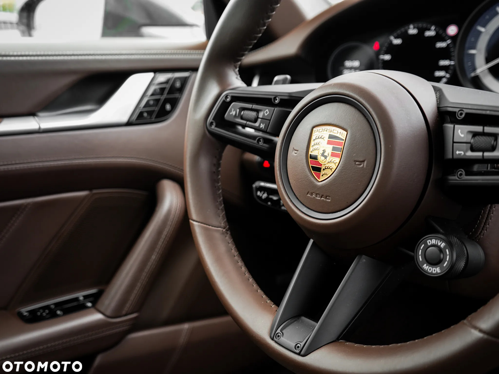 Porsche 911 Targa 4S - 24