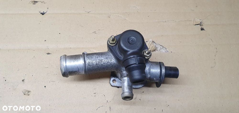 Przewód wąż wody obudowa termostatu Skoda Superb I 1.9 TDI 038121133A - 2