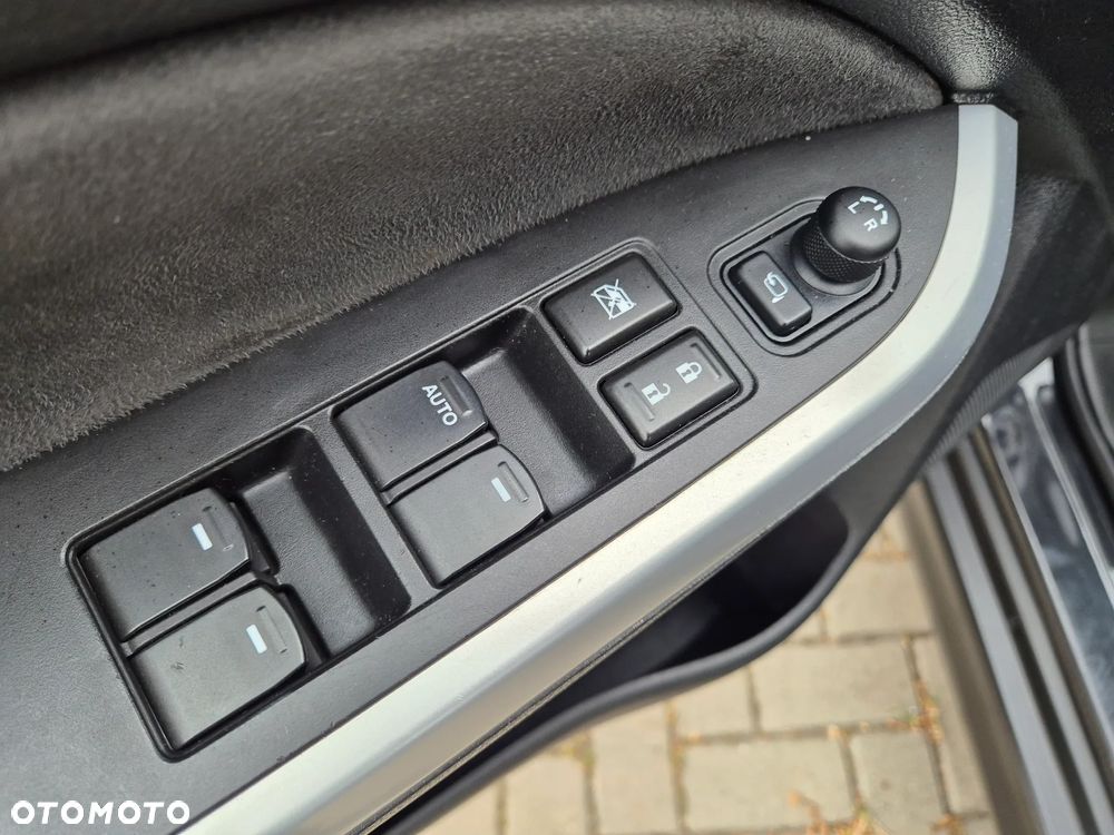 Suzuki Vitara 1.4 Boosterjet Premium 2WD - 26