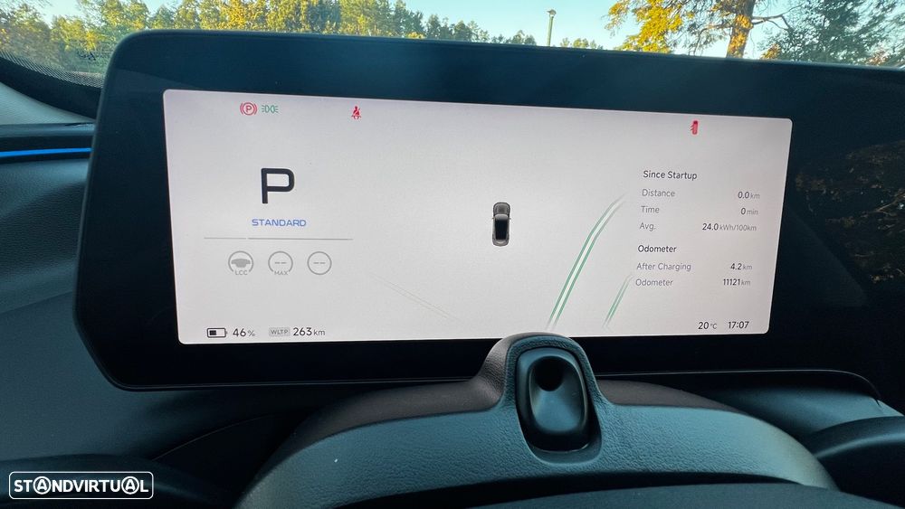 Xpeng P7i 86.2 kWh Long Range + Premium Cockpit - 13