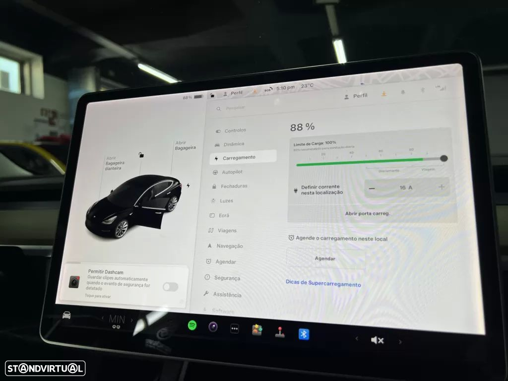 Tesla Model 3 Long-Range Dual Motor AWD - 32