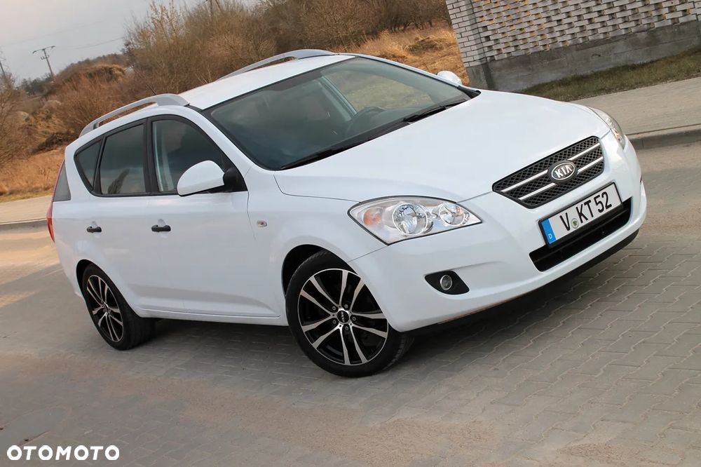 Kia Ceed - 10